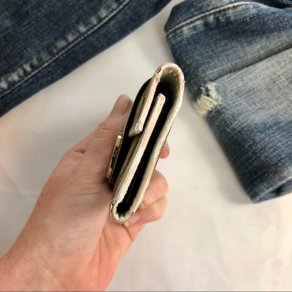 GUCCI Gold Heart Canvas Monogram Key Card Holder - Picture 7 of 13